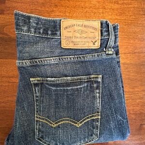 Men’s American Eagle Outfitters Skinny Jeans.